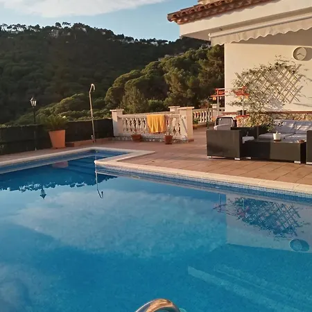 Ideal With Pool In Lloret de Mar