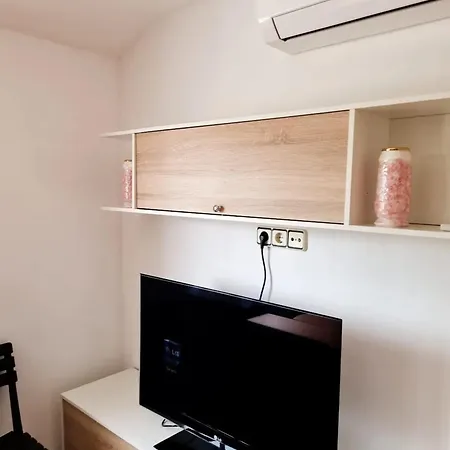 Ideal With Pool In Apartment