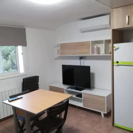 Apartment Ideal With Pool In